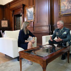 a alcaldesa se reúne con el jefe de la Guardia Civil en Castilla-La Mancha para repasar y establecer líneas de colaboración