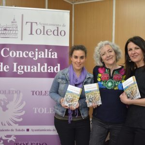 armen Peire comparte en la XIII Feria del Libro los relatos de su nueva obra ‘Cuestión de tiempo’ con la colaboración municipal