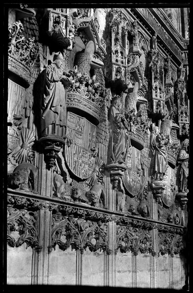 0024 - San Juan de los Reyes - Detalle de los escudos