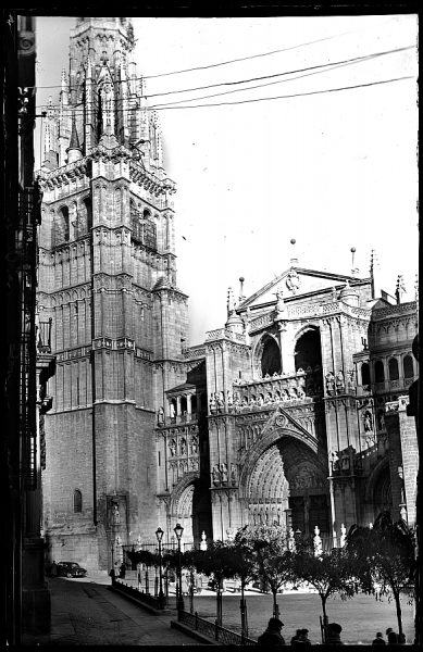 0039 - Catedral - Torre principal y torre
