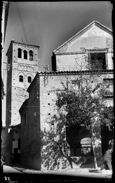 0058 - Iglesia y torre de Santo Tomé