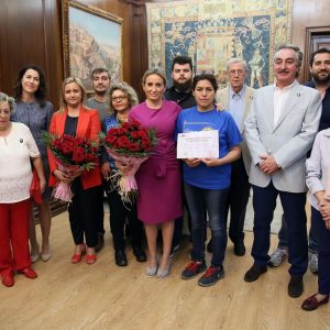 a alcaldesa felicita a la Asociación Provincial de Floristas por el trabajo realizado en la carrera procesional con motivo del Corpus