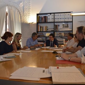 os agentes sociales valoran las medidas del Gobierno local para incentivar la implantación de empresas y la promoción económica