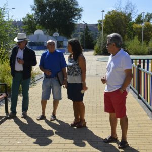 a Asociación de Vecinos ‘Azumel’ traslada al Ayuntamiento las demandas del barrio que se solventarán con los Planes de Empleo