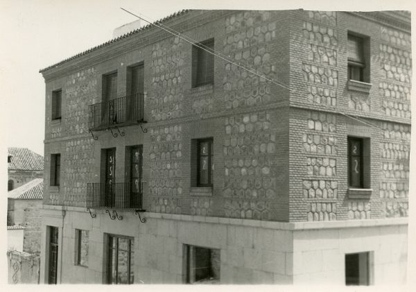 MMH-074-Construcción de edificio en calle Cervantes 3 y 5_ca 1956