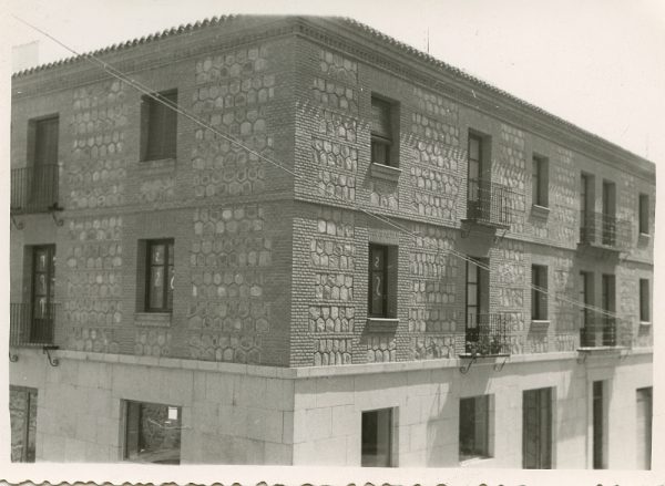 MMH-075-Construcción de edificio en calle Cervantes 3 y 5_ca 1956