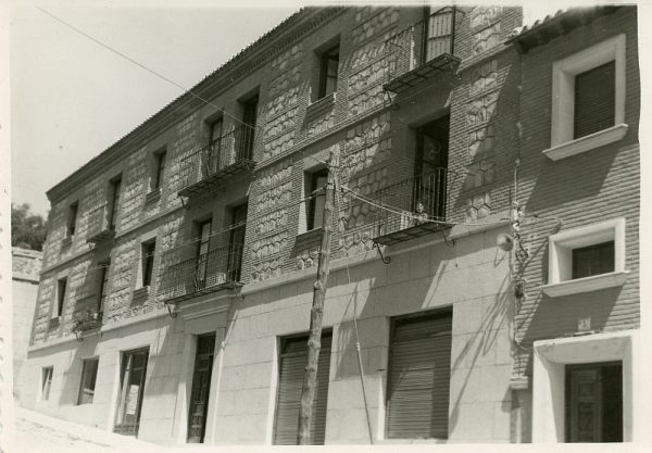 MMH-076-Construcción de edificio en calle Cervantes 3 y 5_ca 1956