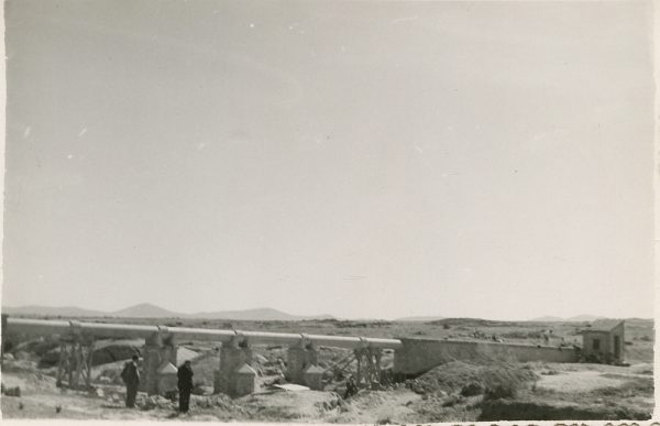 MMH-116-Obras en un pilar en el sifón del canal de aguas del Torcón_Septiembre de 1952