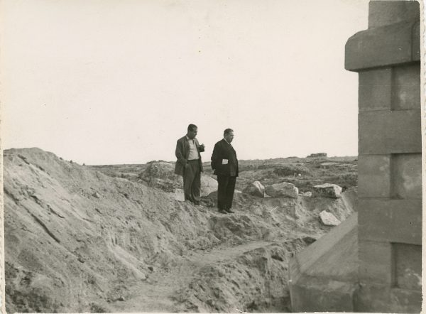 MMH-117-Obras en un pilar en el sifón del canal de aguas del Torcón_Septiembre de 1952