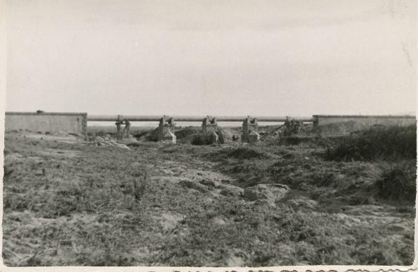 MMH-120-Obras en un pilar en el sifón del canal de aguas del Torcón_Septiembre de 1952