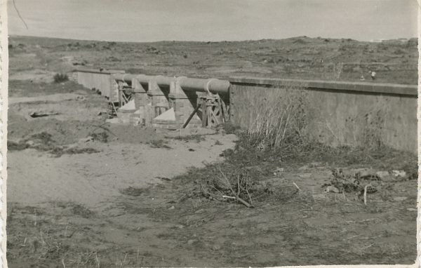 MMH-121-Obras en un pilar en el sifón del canal de aguas del Torcón_Septiembre de 1952