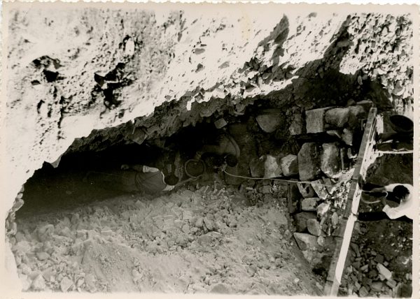 MMH-137-Obras de construcción del aparcamiento en la explanada del Alcázar, junto a San Miguel_ca 1954 - Fot Celestino