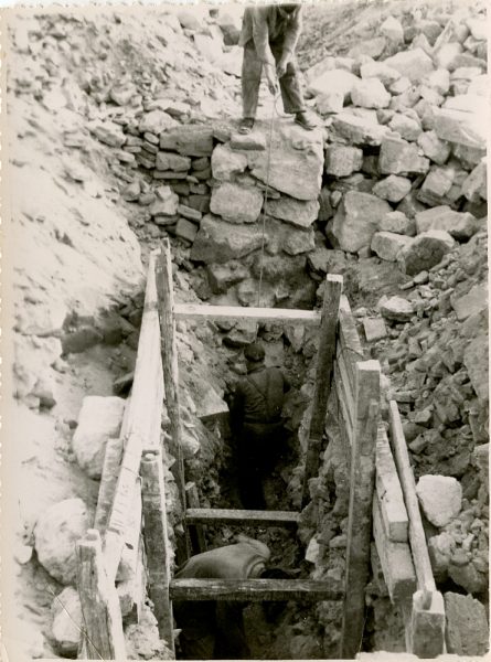 MMH-139-Obras de construcción del aparcamiento en la explanada del Alcázar, junto a San Miguel_ca 1954 - Fot Celestino