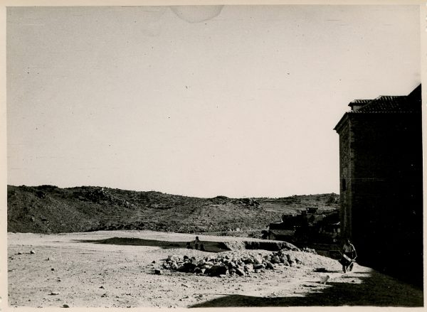 MMH-146-Obras de construcción del aparcamiento en la explanada del Alcázar, junto a San Miguel_ca 1954 - Fot Flores