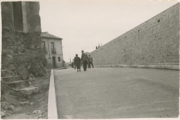 MMH-152-Urbanización de la cuesta de Capuchinos_ca 1955