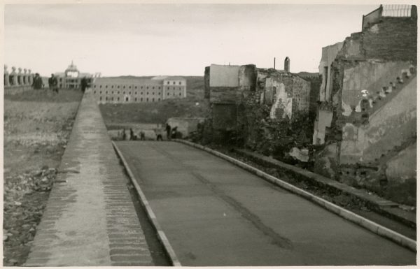 MMH-158-Urbanización de la cuesta de Capuchinos_ca 1955