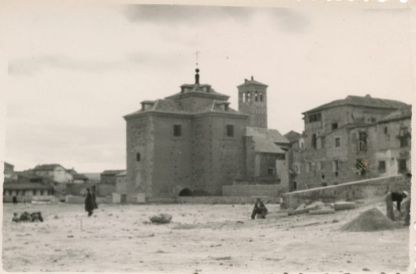 MMH-174-Urbanización de la cuesta de Capuchinos y Corralillo de San Miguel_ca 1955