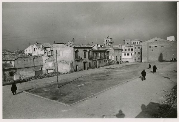 MMH-181-Entorno oeste del Alcázar_calle Horno de los Bizcochos_ca 1955