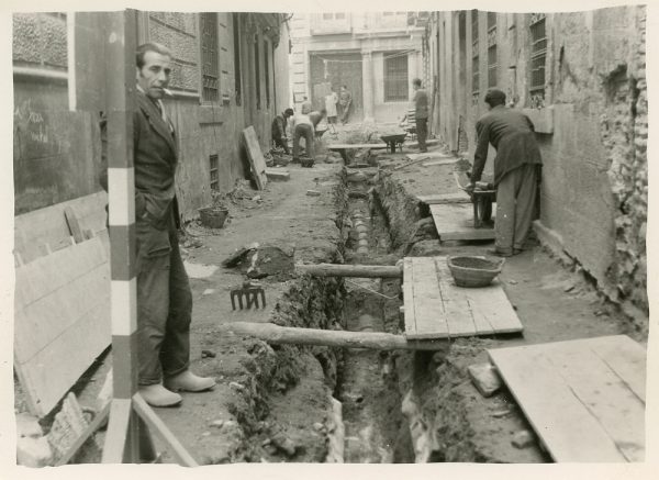 MMH-197-Obras de urbanización en la calle Jardines_1959 - Fot Celestino