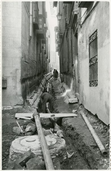 MMH-211-Obras de urbanización en la calle de la Merced_1959 - Fot Flores