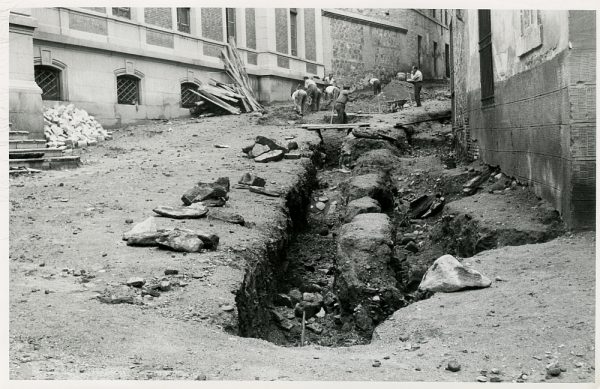 MMH-238-Obras de urbanización en la plaza de la Merced_1959 - Fot Flores