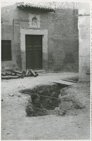 MMH-289-Obras de urbanización en la calle de Núñez de Arce_1960 - Fot Flores