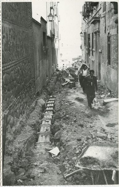 MMH-302-Obras de urbanización en la calle de Núñez de Arce_1960 - Fot Flores