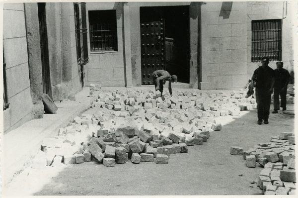 MMH-311-Obras de urbanización en la calle de Núñez de Arce_1960 - Fot Flores