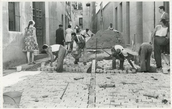 MMH-316-Obras de urbanización en la calle de Núñez de Arce_1960 - Fot Flores