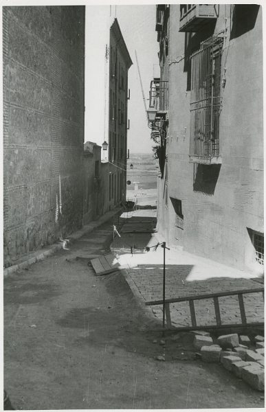 MMH-317-Obras de urbanización en la calle de Núñez de Arce_1960 - Fot Flores