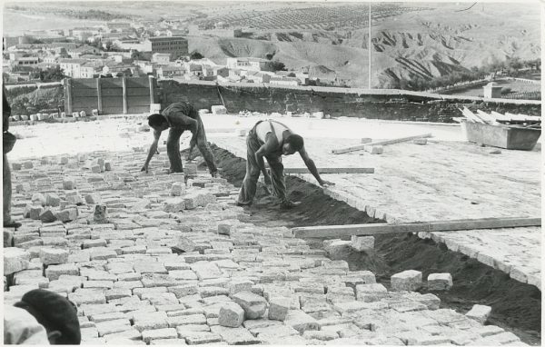 MMH-323-Obras de urbanización en la calle de Núñez de Arce_1960 - Fot Flores