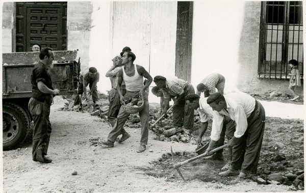 MMH-331-Obras de urbanización del callejón de San José_1960 - Fot Flores