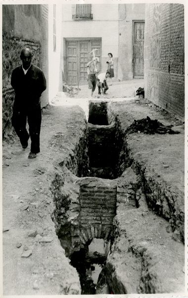 MMH-337-Obras de urbanización del callejón de San José_1960 - Fot Flores