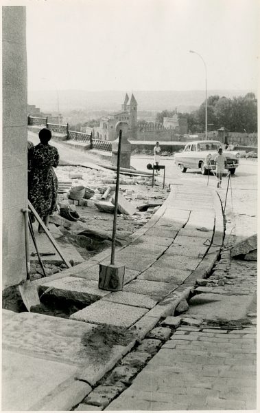 MMH-349-Obras de urbanización en la calle Venancio González_1960 - Fot Flores