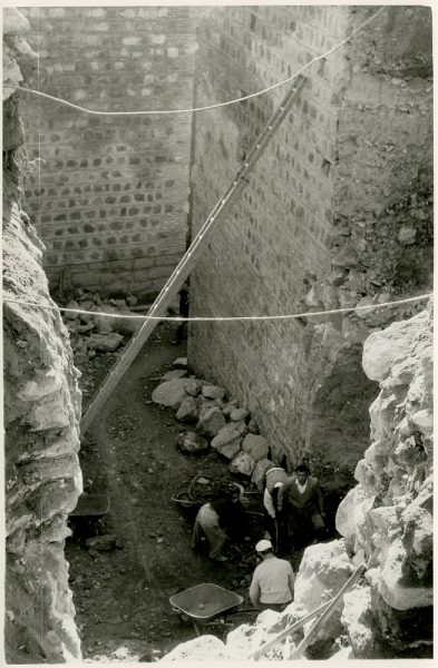 MMH-379-Obras de urbanización junto al tramo de murallas entre el paseo del Carmen y la bajada del Puente de Alcántara_1960 - Fot Flores