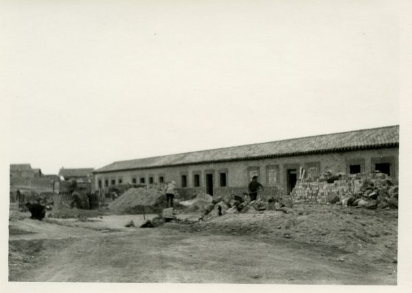 MMH-381-Obras de contrucción de viviendas unifamiliares en Santa Bárbara_1960