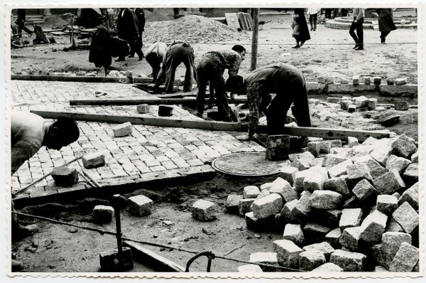 MMH-396-Obras de urbanización de la plaza de Zocodover_1961 - Fot Flores