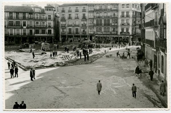 MMH-398-Obras de urbanización de la plaza de Zocodover_1961 - Fot Flores