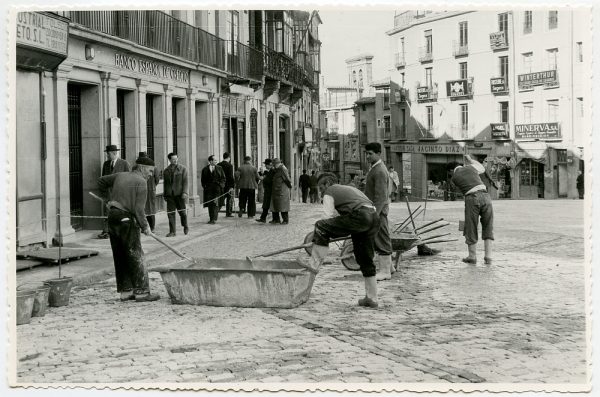 MMH-404-Obras de urbanización de la plaza de Zocodover_1961 - Fot Flores