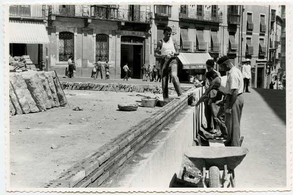 MMH-437-Obras de urbanización de la plaza de Zocodover_1961 - Fot Flores