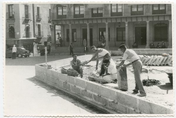 MMH-440-Obras de urbanización de la plaza de Zocodover_1961 - Fot Flores