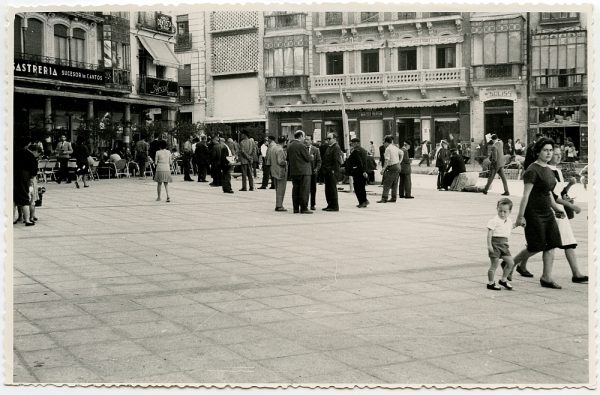 MMH-442-Obras de urbanización de la plaza de Zocodover_1961 - Fot Flores