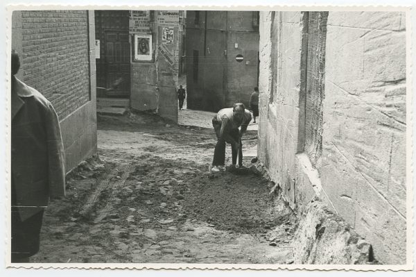 MMH-454-Obras de urbanización en la calle Sillería_1961 - Fot Flores