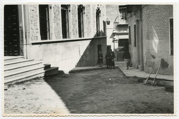 MMH-456-Obras de urbanización en la plaza de San Agustín_1961 - Fot Flores