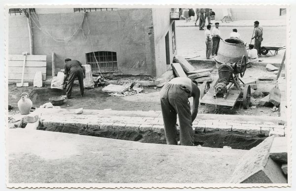 MMH-472-Obras de urbanización en el Corral de la Campana_1961 - Fot Flores