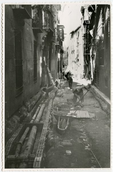 MMH-480-Obras de urbanización en la calle de Alfileritos_1961 - Fot Flores