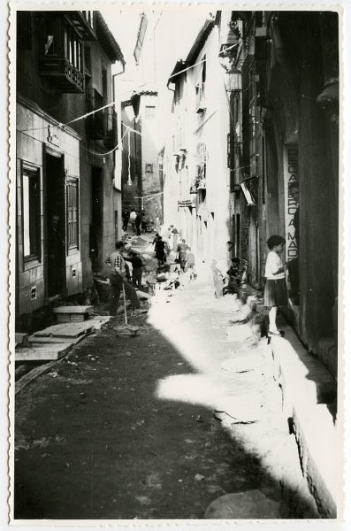 MMH-481-Obras de urbanización en la calle de Alfileritos_1961 - Fot Flores