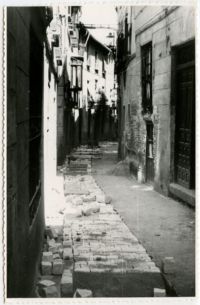 MMH-486-Obras de urbanización en la calle de Alfileritos_1961 - Fot Flores