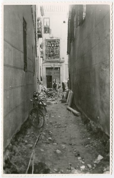 MMH-491-Obras de urbanización en el callejón de Gigantones_1961 - Fot Flores