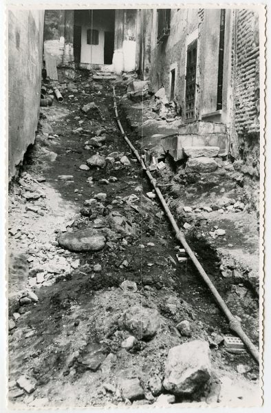 MMH-495-Obras de urbanización en el callejón de Agustín Moreto_1961 - Fot Flores